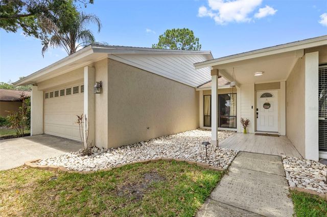 15701 COUNTRY LAKE DRIVE, Tampa, FL 33624