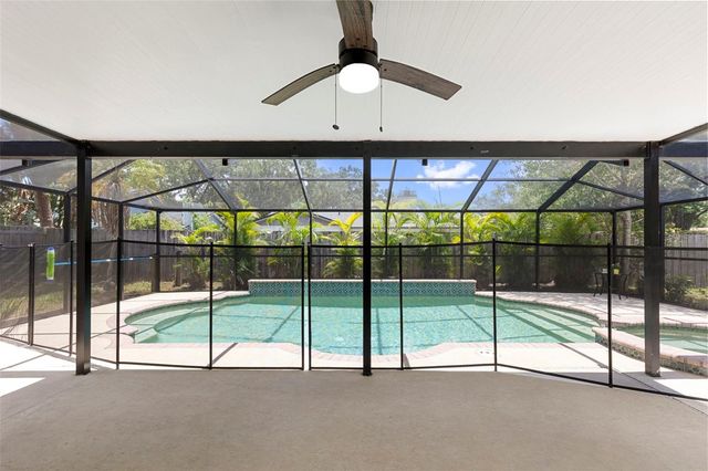 15701 COUNTRY LAKE DRIVE, Tampa, FL 33624