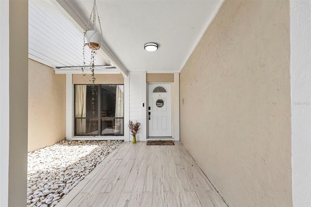 15701 COUNTRY LAKE DRIVE, Tampa, FL 33624