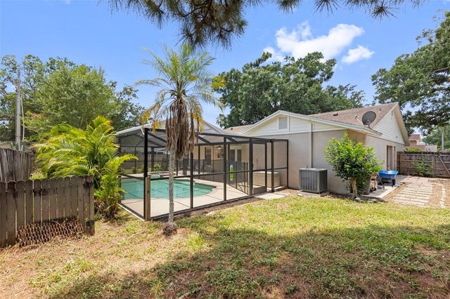 15701 COUNTRY LAKE DRIVE, Tampa, FL 33624