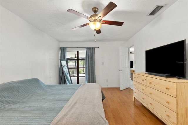 15701 COUNTRY LAKE DRIVE, Tampa, FL 33624