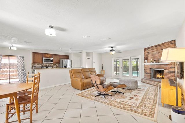 15701 COUNTRY LAKE DRIVE, Tampa, FL 33624