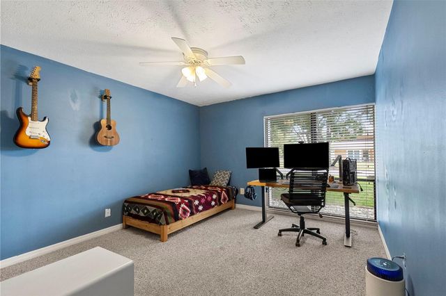 15701 COUNTRY LAKE DRIVE, Tampa, FL 33624