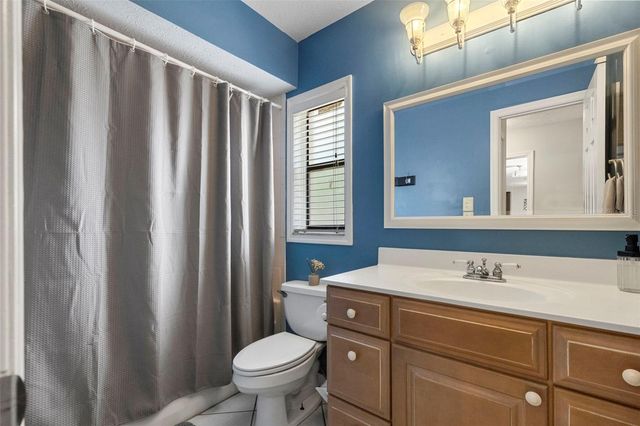 15701 COUNTRY LAKE DRIVE, Tampa, FL 33624