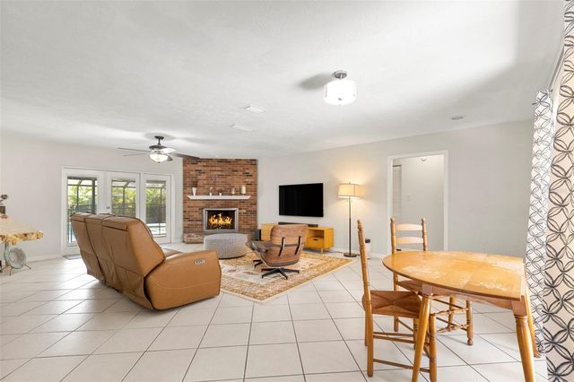 15701 COUNTRY LAKE DRIVE, Tampa, FL 33624