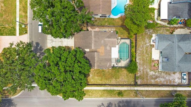 15701 COUNTRY LAKE DRIVE, Tampa, FL 33624