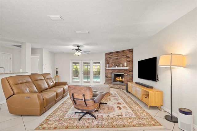 15701 COUNTRY LAKE DRIVE, Tampa, FL 33624
