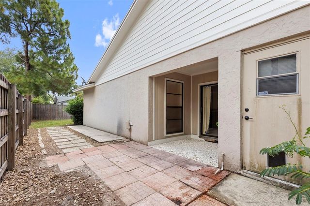 15701 COUNTRY LAKE DRIVE, Tampa, FL 33624