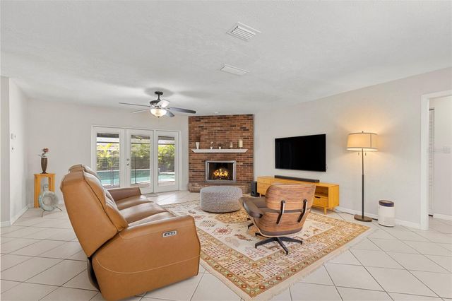 15701 COUNTRY LAKE DRIVE, Tampa, FL 33624