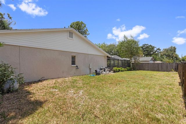 15701 COUNTRY LAKE DRIVE, Tampa, FL 33624
