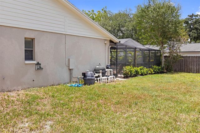 15701 COUNTRY LAKE DRIVE, Tampa, FL 33624