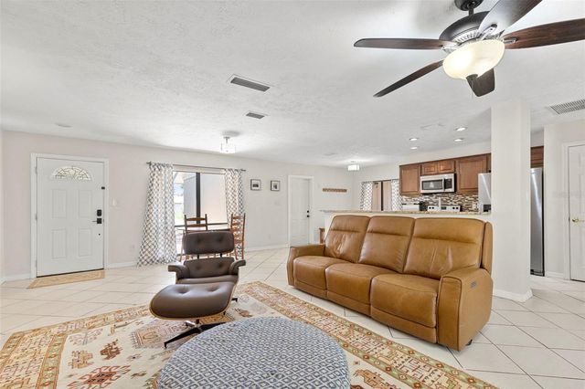 15701 COUNTRY LAKE DRIVE, Tampa, FL 33624