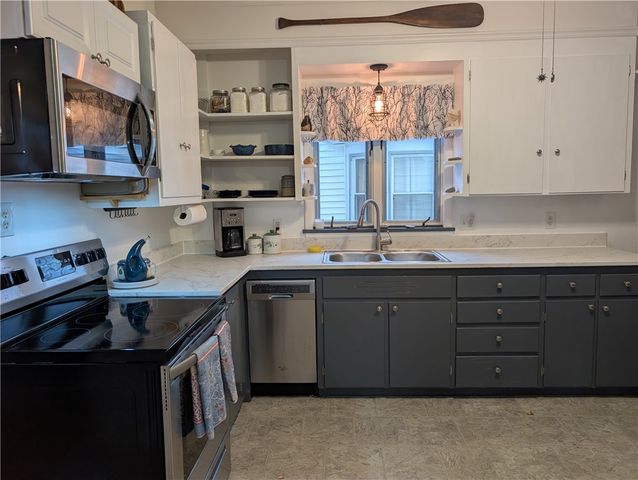 219 East Avenue, East Rochester, NY 14445