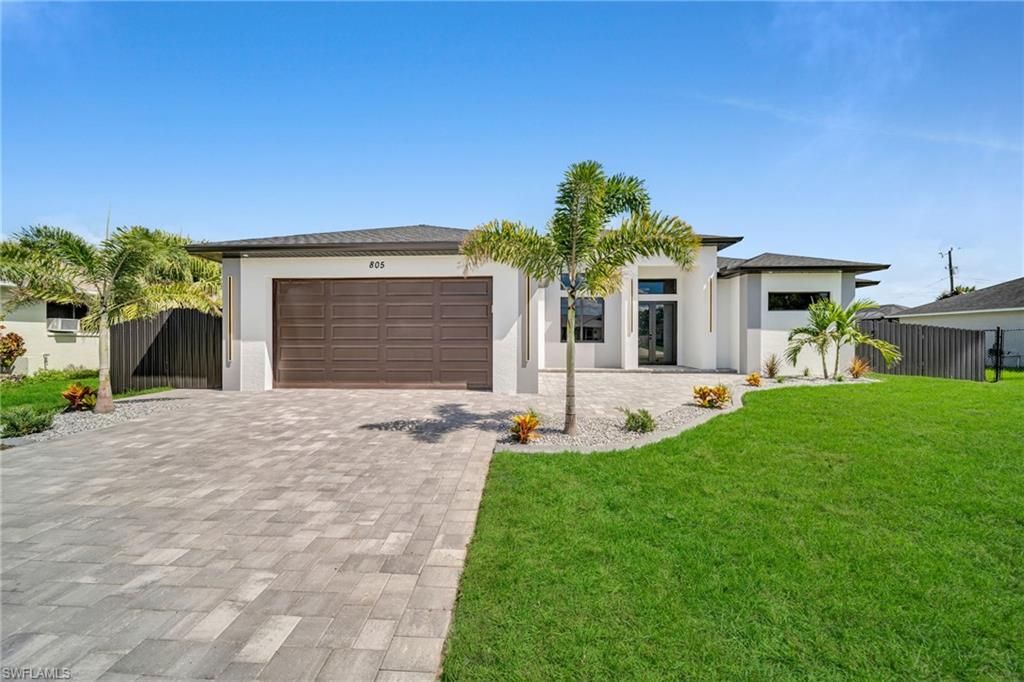 805 SW 10th PL, Cape Coral, FL 33991