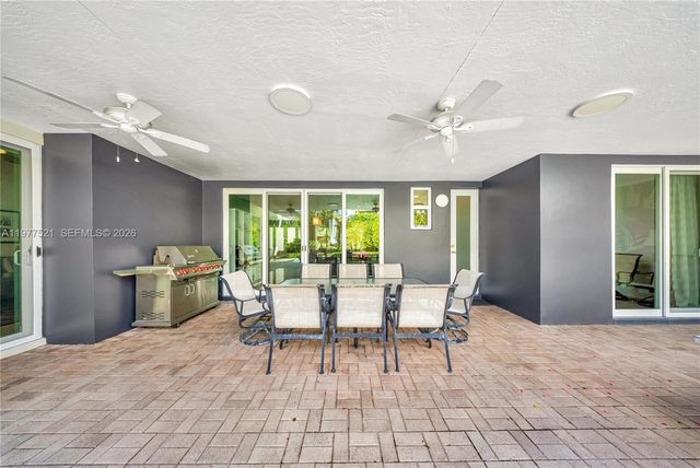 10101 SW 145th St, Miami, FL 33176