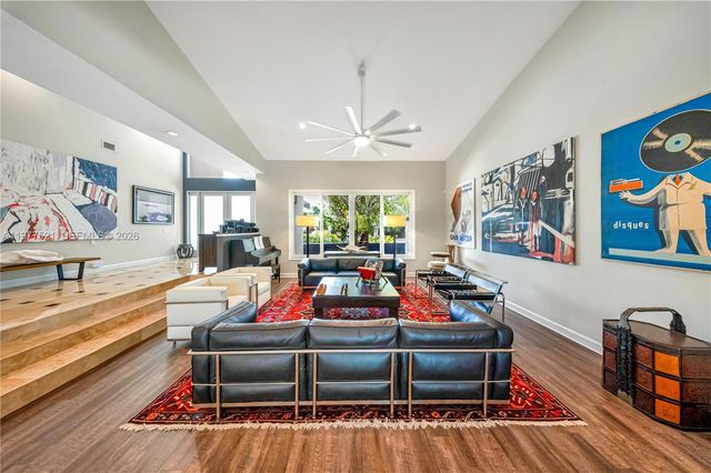 10101 SW 145th St, Miami, FL 33176