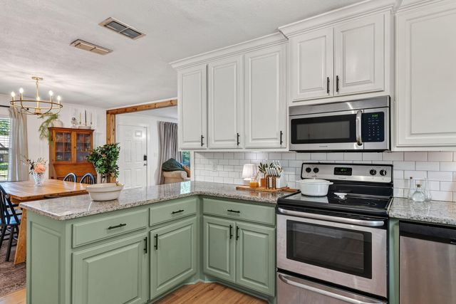 701 Acorn Dr, Longview, TX 75604