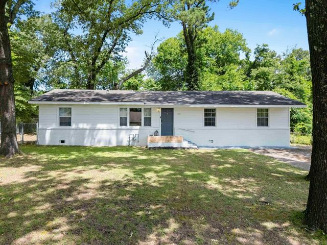 701 Acorn Dr, Longview, TX 75604