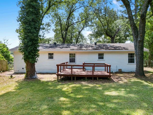 701 Acorn Dr, Longview, TX 75604
