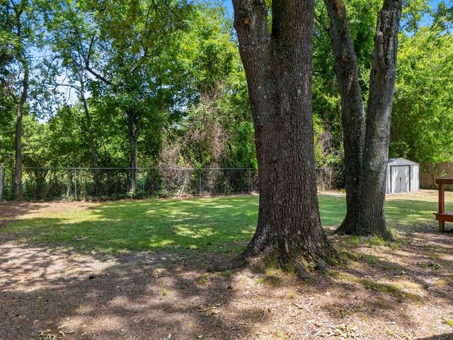 701 Acorn Dr, Longview, TX 75604