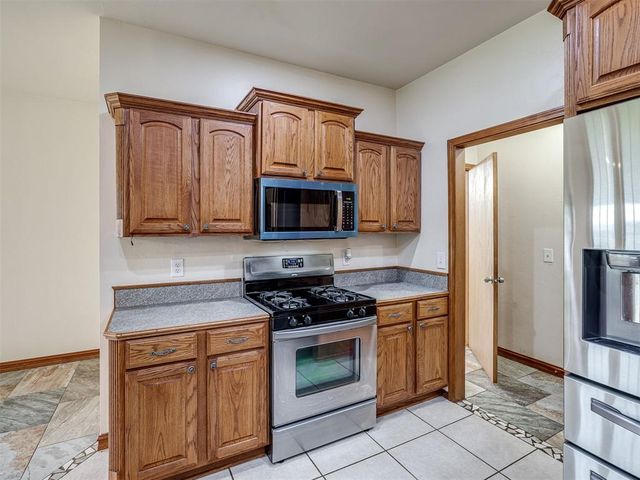 2413 E Karen Terrace, Mustang, OK 73064