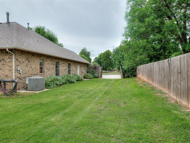 2413 E Karen Terrace, Mustang, OK 73064