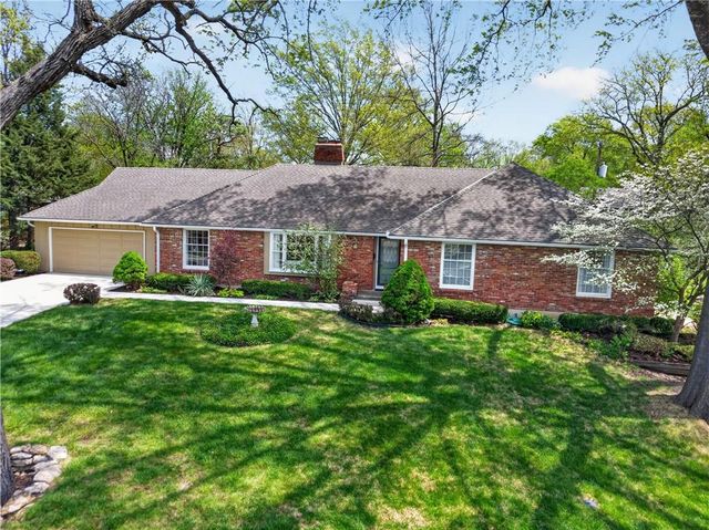 10011 Fontana Lane, Overland Park, KS 66207