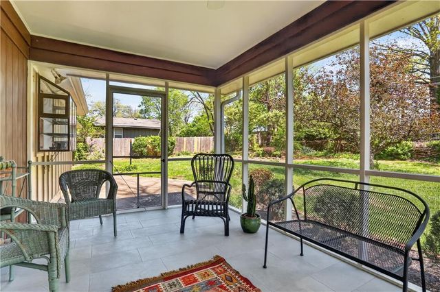 10011 Fontana Lane, Overland Park, KS 66207