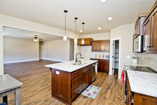 2629 N Justin Drive, Fayetteville, AR 72704