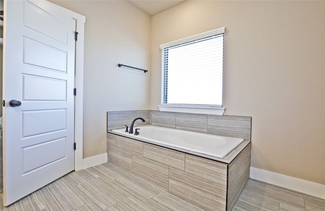 2629 N Justin Drive, Fayetteville, AR 72704