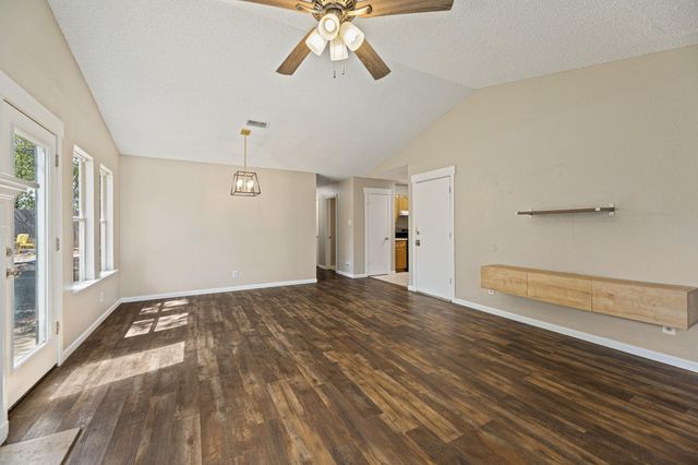 906 Oleander LN 906, Round Rock, TX 78664