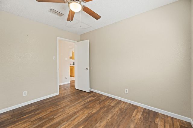 906 Oleander LN 906, Round Rock, TX 78664