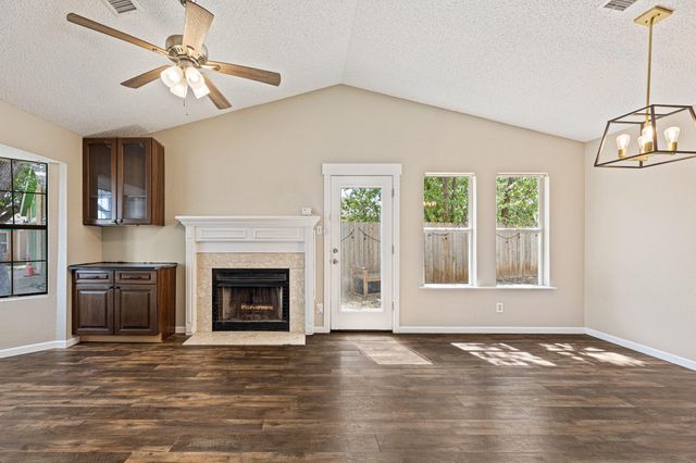 906 Oleander LN 906, Round Rock, TX 78664