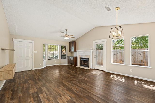 906 Oleander LN 906, Round Rock, TX 78664