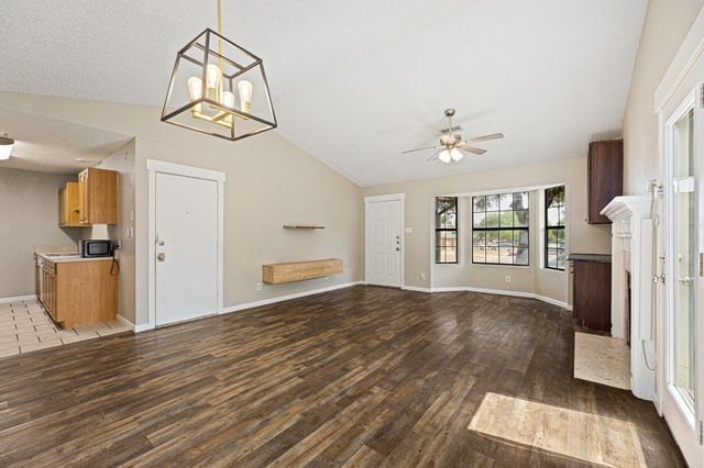 906 Oleander LN 906, Round Rock, TX 78664