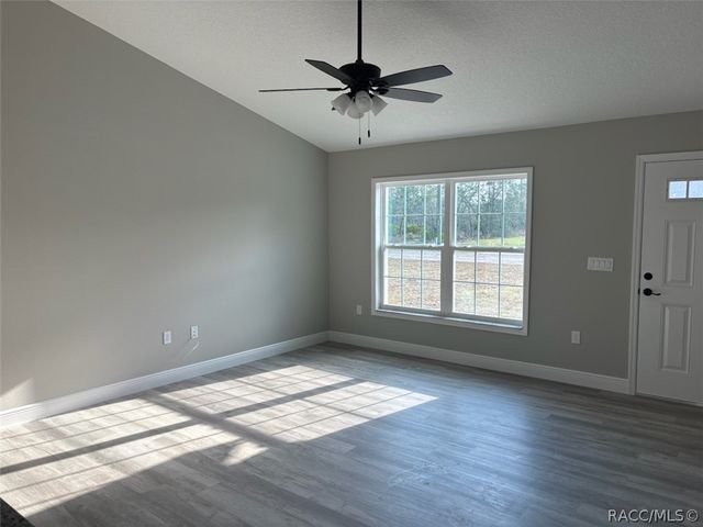 6620 N Roland Drive, Dunnellon, FL 34433