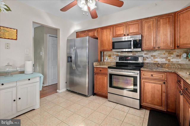 6401 SETA DR, Lanham, MD 20706