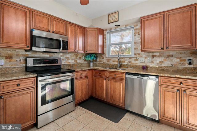 6401 SETA DR, Lanham, MD 20706