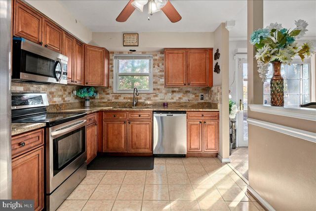 6401 SETA DR, Lanham, MD 20706