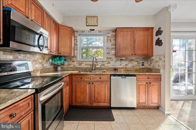 6401 SETA DR, Lanham, MD 20706