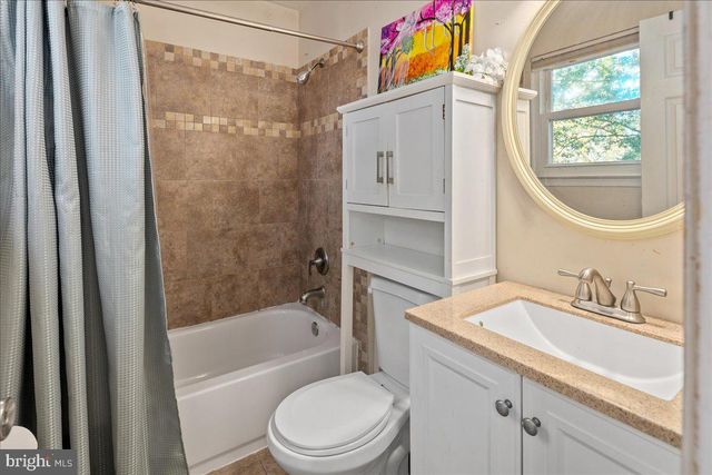 6401 SETA DR, Lanham, MD 20706