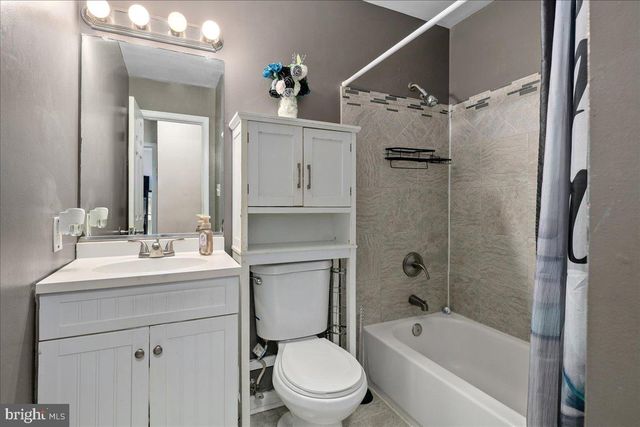 6401 SETA DR, Lanham, MD 20706