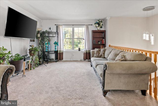 6401 SETA DR, Lanham, MD 20706