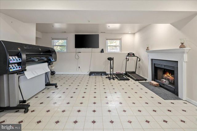 6401 SETA DR, Lanham, MD 20706