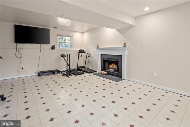 6401 SETA DR, Lanham, MD 20706