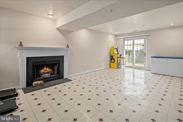 6401 SETA DR, Lanham, MD 20706