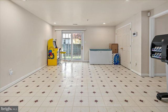 6401 SETA DR, Lanham, MD 20706