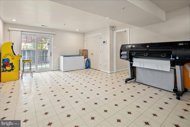 6401 SETA DR, Lanham, MD 20706