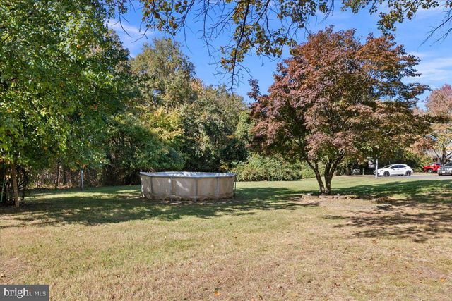 6401 SETA DR, Lanham, MD 20706