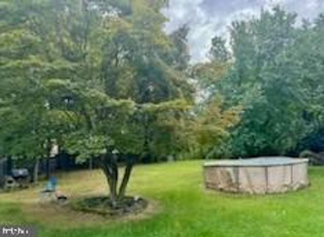 6401 SETA DR, Lanham, MD 20706